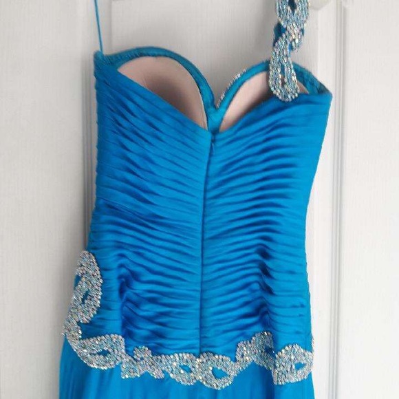 Custom made Sherri Hill Pageant Gown. Size 2 - Picture 6 of 8